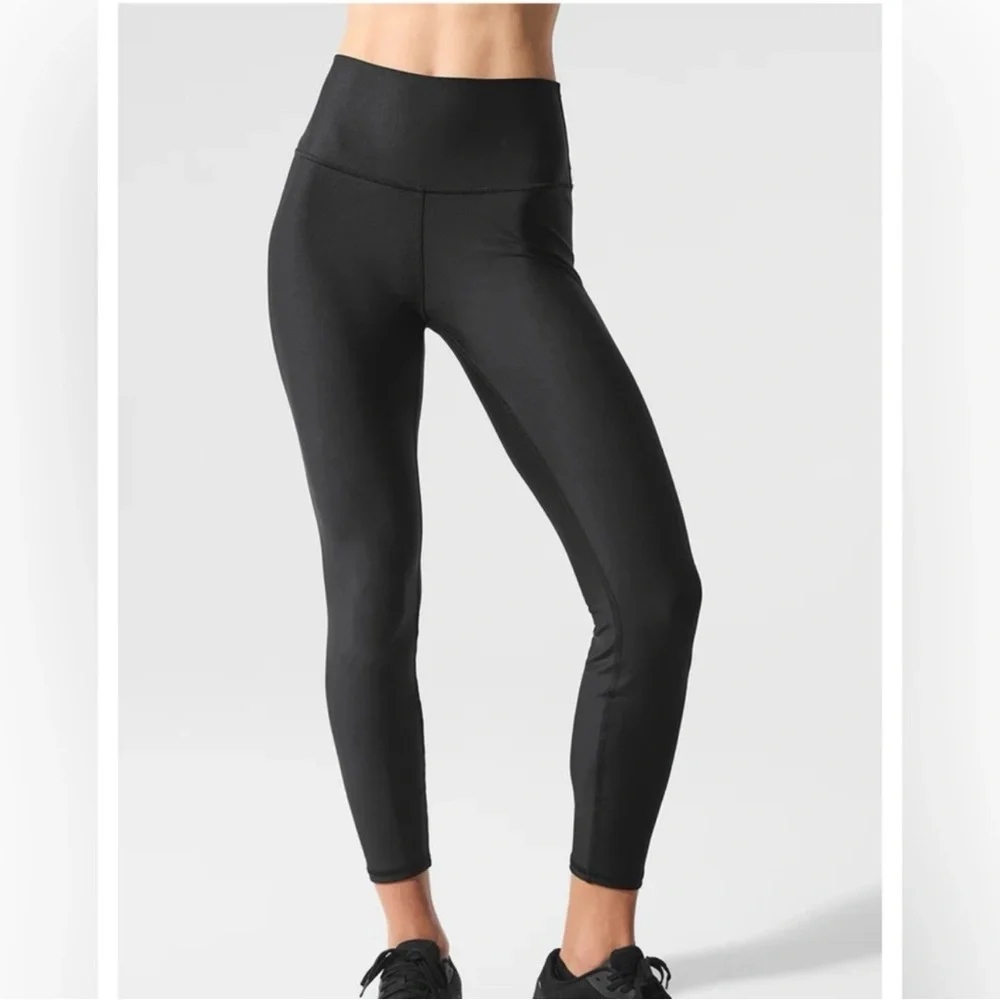 Alo Yoga High-Waist Airlift Leggings Black Size Medium